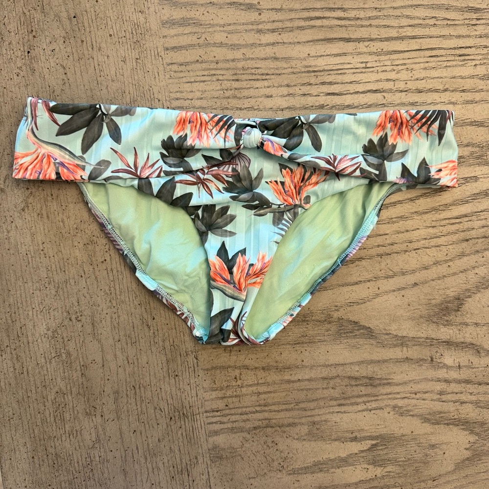Bikini bottoms floral pattern